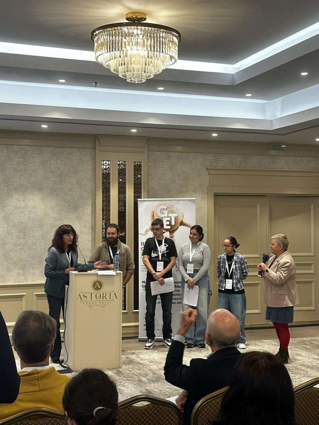 Международната конференция Global Education Time посрещна нашите ученици от 11 клас и техния ръководител, г-н Георги Стоев!
